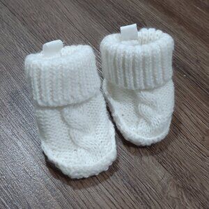 New Without Tags Carter's Knit Baby Slippers - Newborn